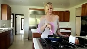 Запретные желания и страсть секс с зрелой сучкой и молодым парнем