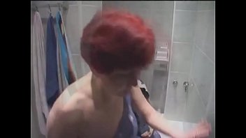 Мамка скачет на члене сына, давит сиськами на лицо и получает оргазм в позе раком