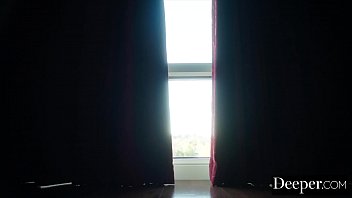 Чернокожая горничная устроила горячую ночь с влюбленной парой после вечеринки